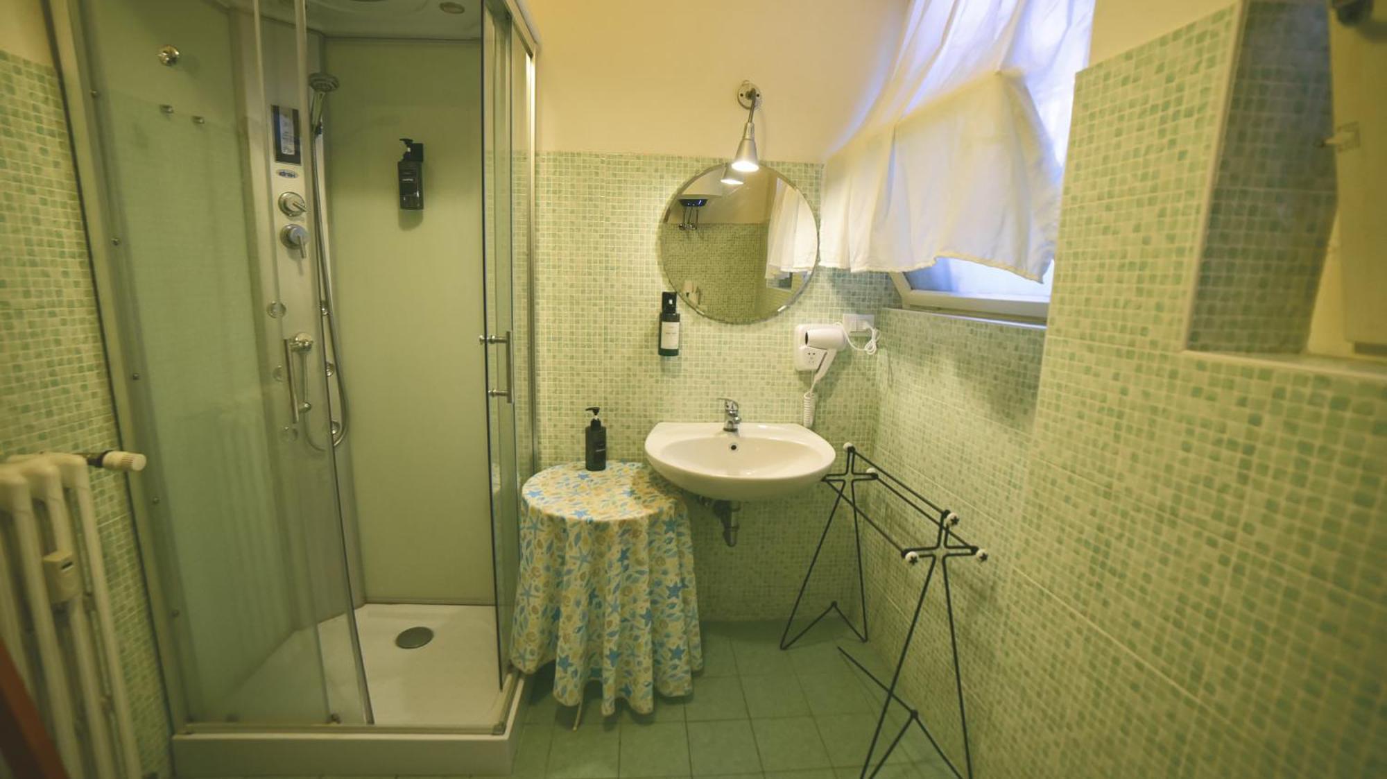 Barcolana Lodge - Hostel Trieste Bagian luar foto